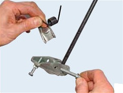 Снятие пружины и нажимного рычага привода регулятора давления задних тормозов Лада Гранта (ВАЗ 2190)