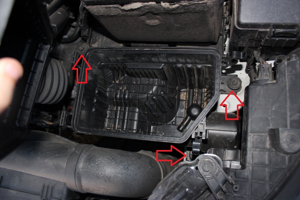Воздушный фильтр хендай элантра. Фильтр воздушный Хендай Солярис 1.4. Воздушный фильтр Хендай Солярис 1.6. Воздушный фильтр Солярис 1.4 2015. Корпус воздушного фильтра Хендай Солярис 1.