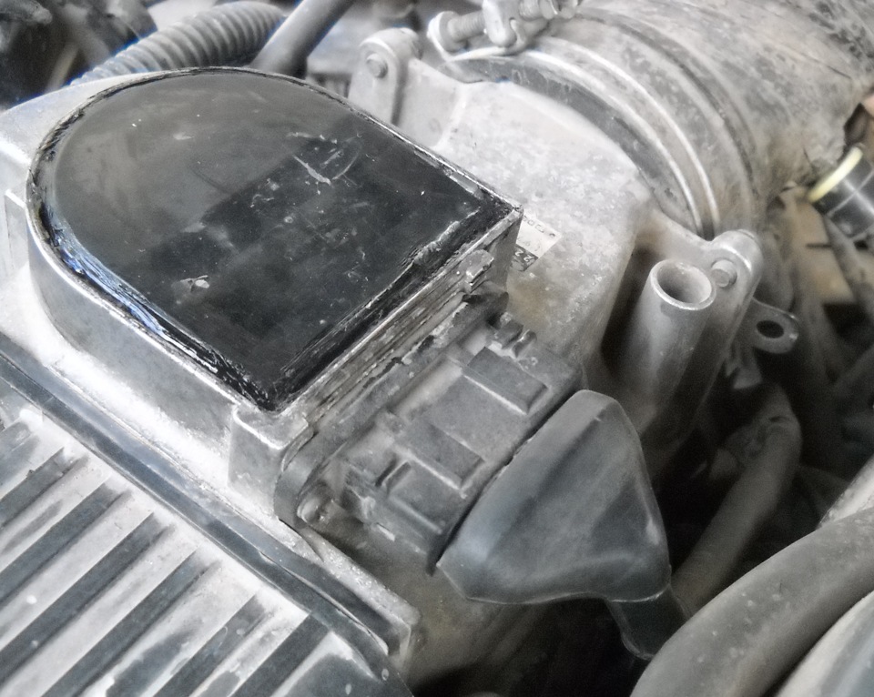 Датчик расхода воздуха Toyota Camry 