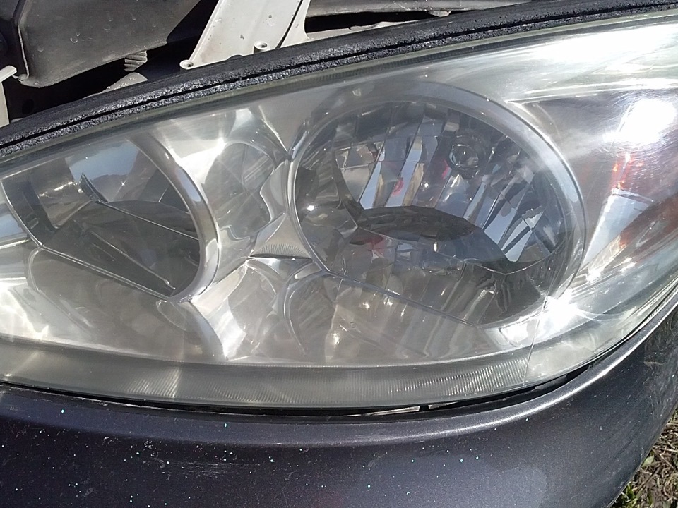 Результат полировки фар Toyota Camry