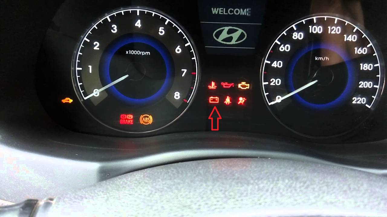 Значок генератора на панели приборов на автомобиле Hyundai Solaris