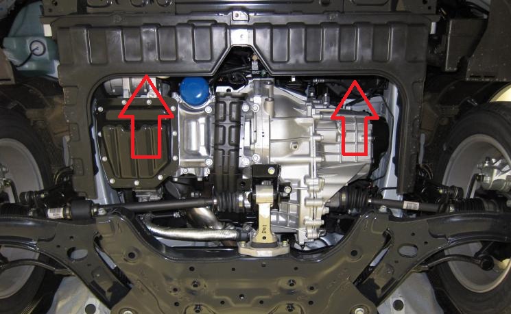 Снять грязезащитные щитки моторного отсека на автомобиле Hyundai Solaris