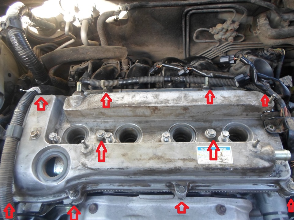 Откручиваем болты ГБЦ Toyota Camry