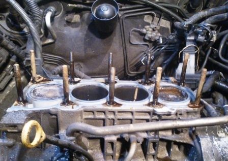 Шпильки крепления ГБЦ Toyota Camry 