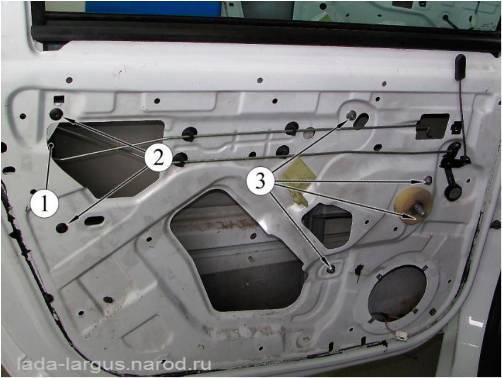 Крепление стеклоподъемника Lada Largus