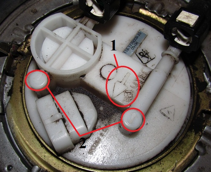 Размещение стрелок указания правильности установки топливного модуля Лада Гранта (ВАЗ 2190)