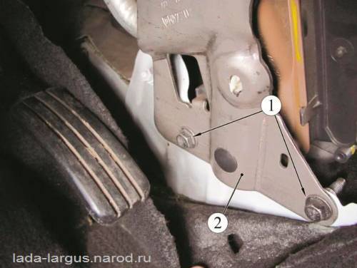 Нижнее крепление усилителя поперечины панели приборов Lada Largus
