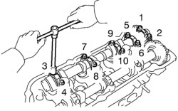 Порядок ослабления болтов крепления крышек подшипников впускных клапанов задней головки блока цилиндров Toyota Camry 