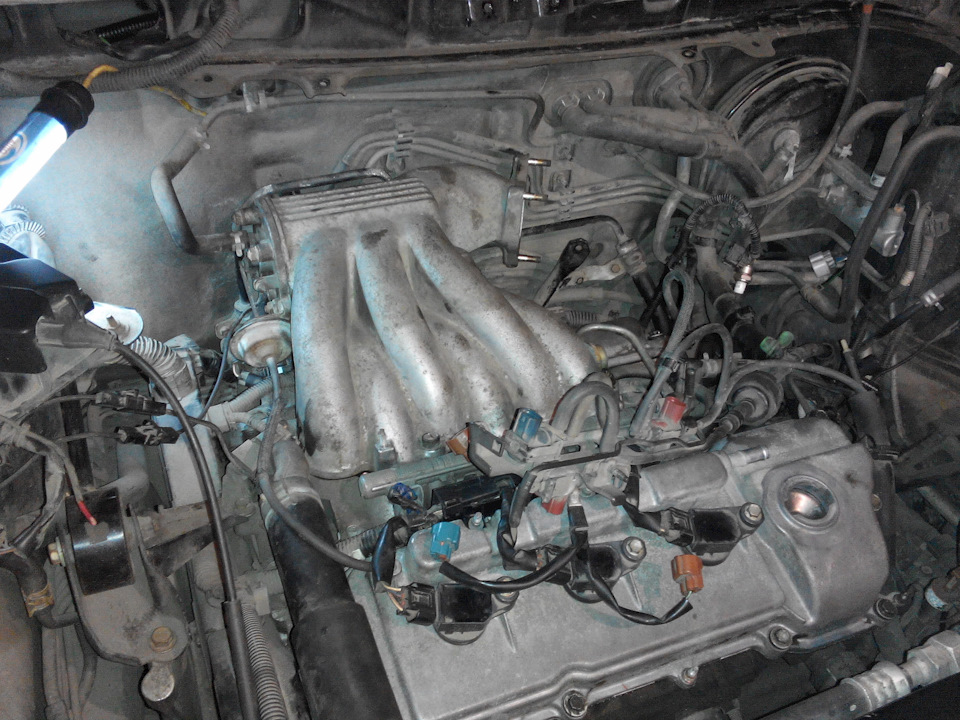 Впускной и топливный коллектор Toyota Camry 