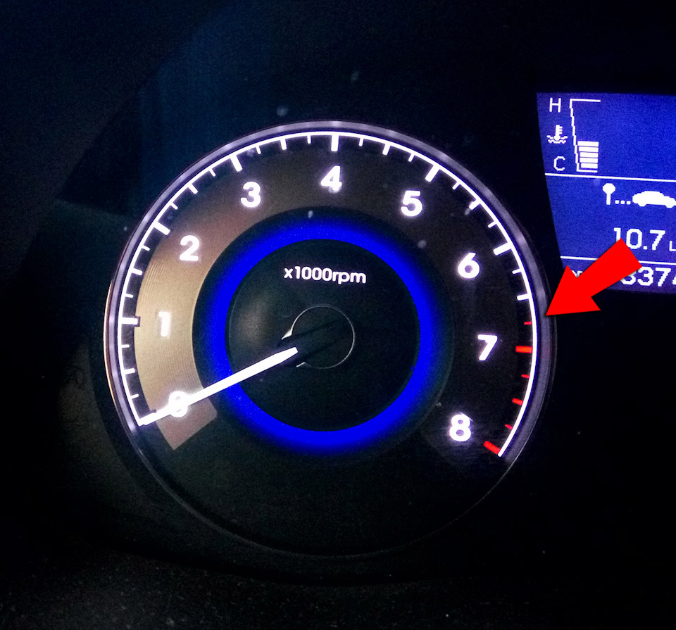 Расположение красной зоны на тахометре на автомобиле Hyundai Solaris 2010-2016