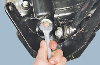 Замена и ремонт амортизатора задней подвески Chery Tiggo
