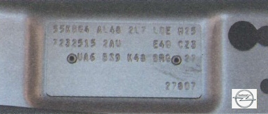 Табличка на поперечине рамки радиатора на opel Astra H